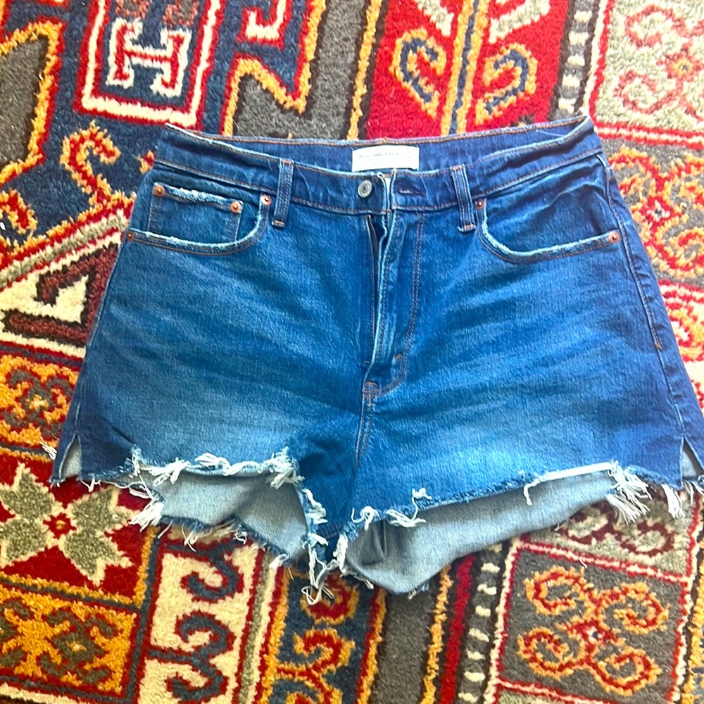 Abercrombie High Rise Cut Off shorts
